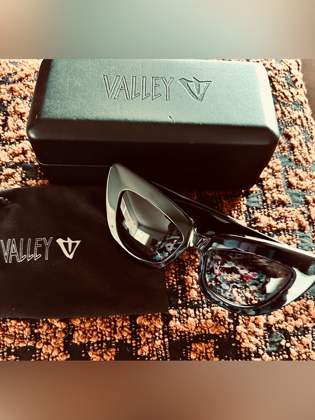 Valley Eyewear Black Women's Cat-Eye Sunglasses